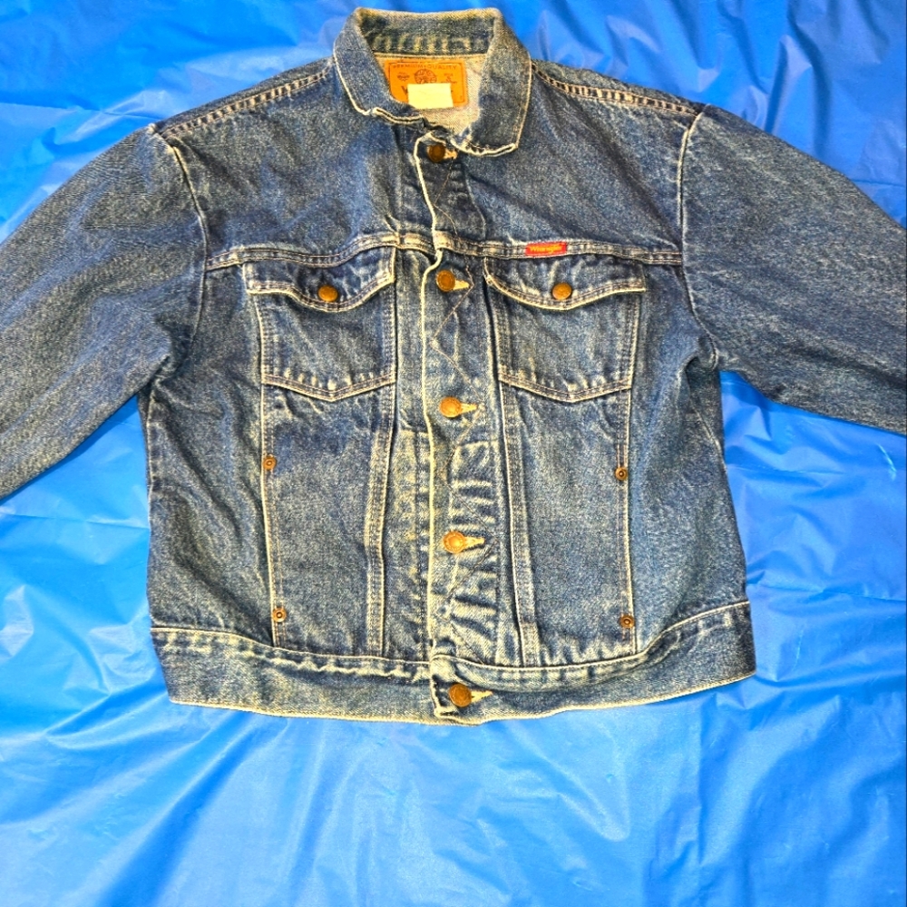 Wrangler vintage jeans jacket. Kids Size XL